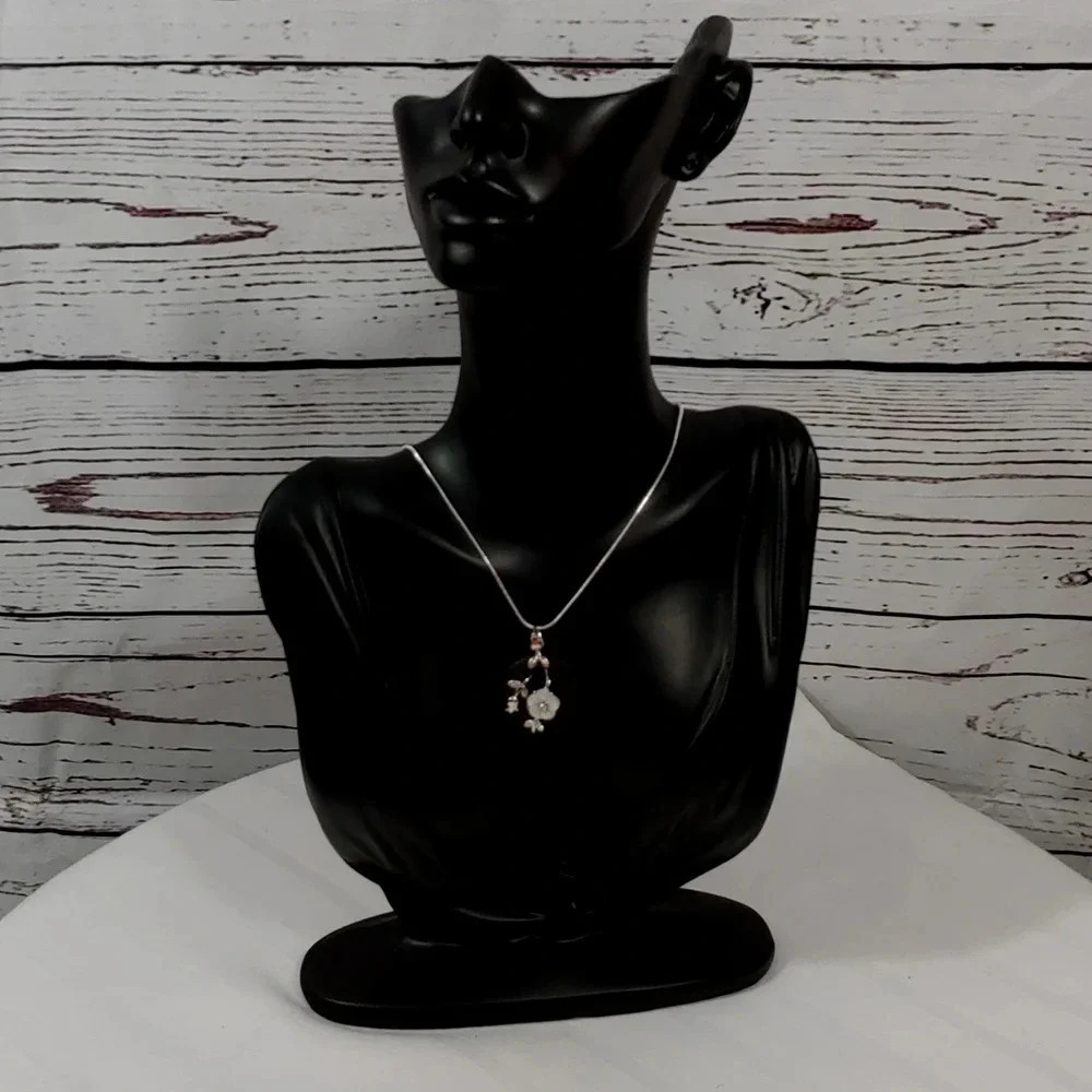 Sterling Silver necklace with a Stone pendant